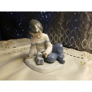 Nao Hand made in Spain by Lladro Figurine"Boy & Train" Daisa 1987 Porcelain